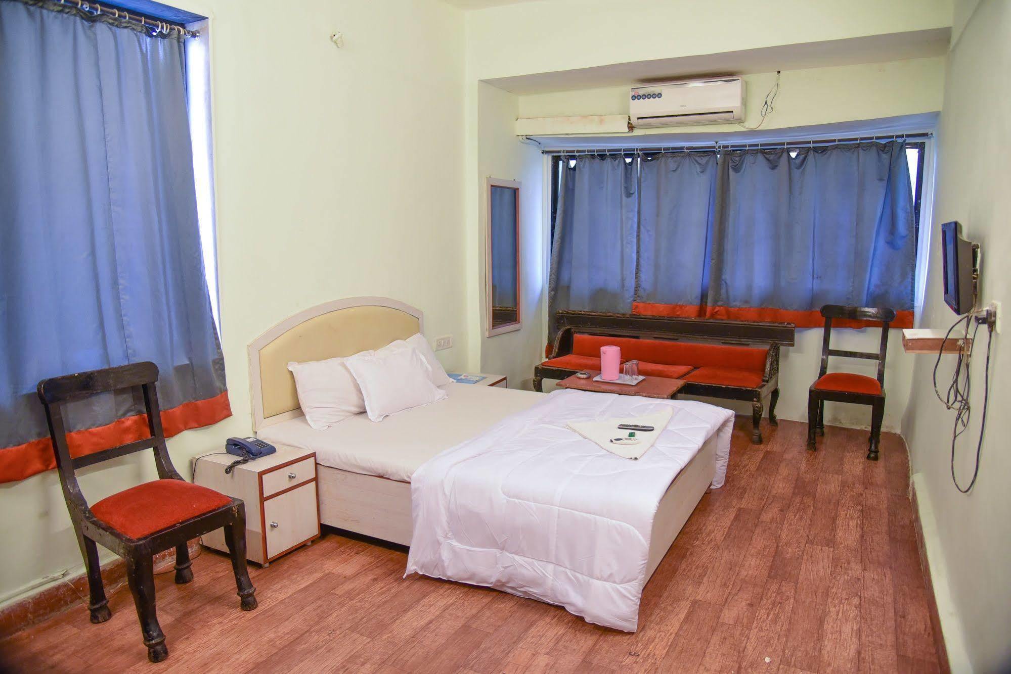 Hotel Evergreen Mumbai Ngoại thất bức ảnh