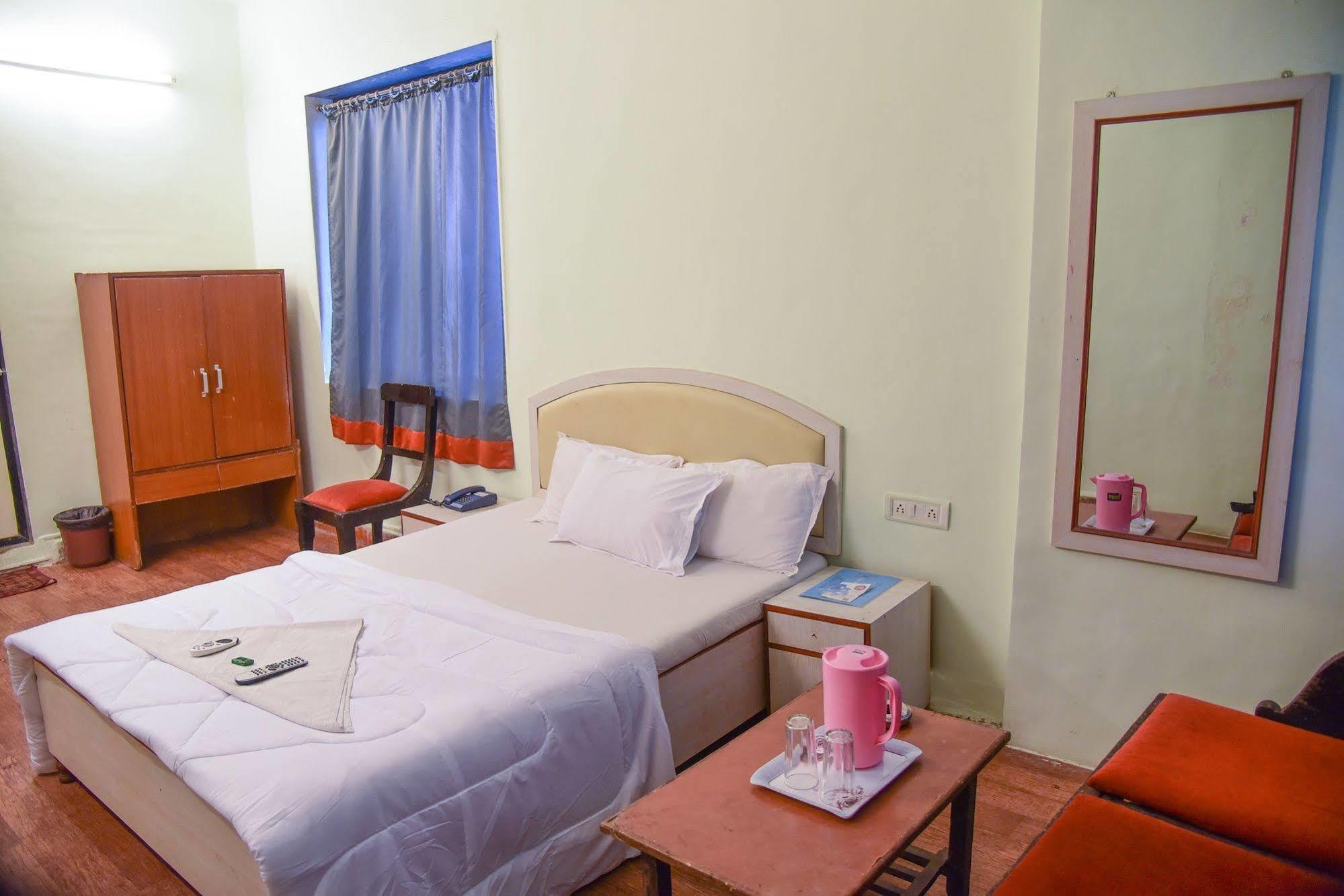 Hotel Evergreen Mumbai Ngoại thất bức ảnh